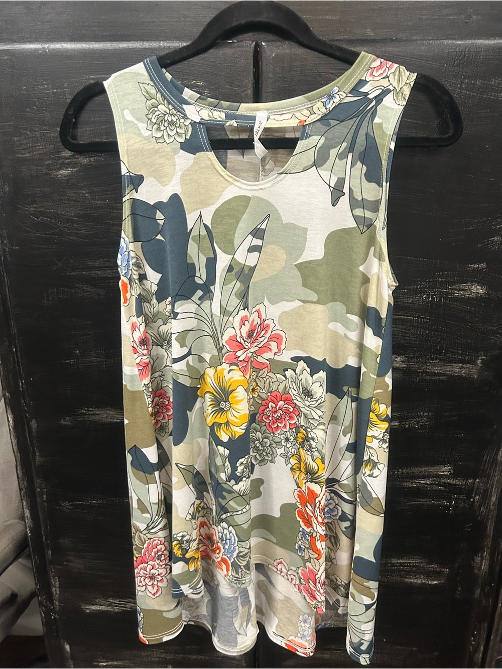 Floral Camo Sleeveless Tank Top - Olive Green